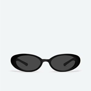 Gentle Monster x Jennie - Hush 01 black